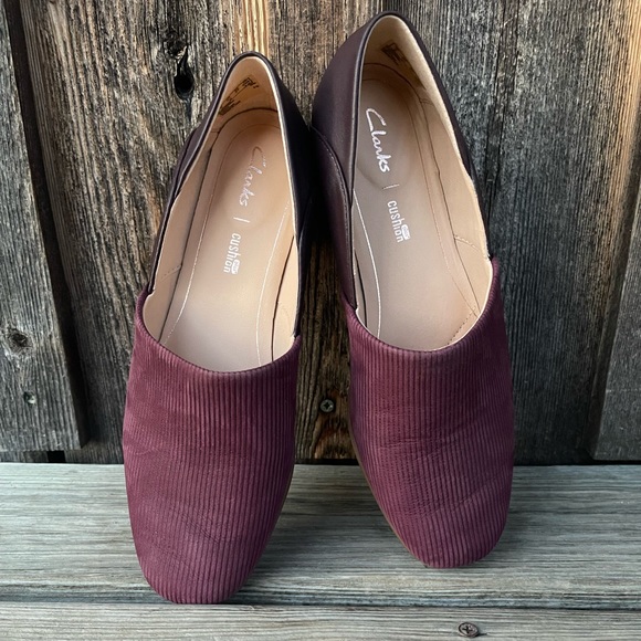 Clarks Pure Tone Burgundy Combo Leather and Suede Flats - Picture 2 of 8